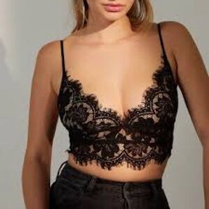 Black lace bra let